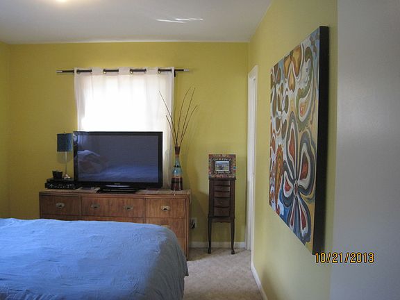 3rd image of 930 W Cimmeron Dr
