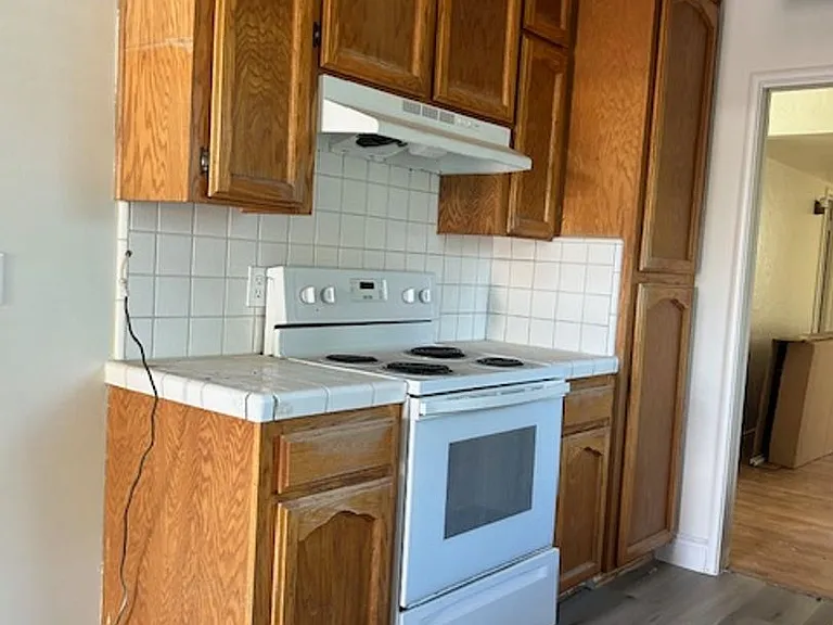 4436 N Van Dyke Ave — Photo 8
