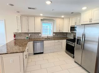 65 Alexander St #1C, Newark, NJ 07106