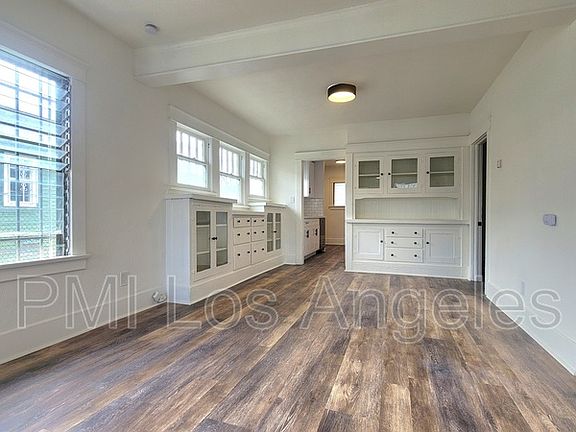4th image of 1163 E 70th St