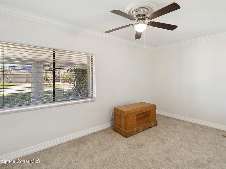 1201 S Shannon Ave — Photo 28