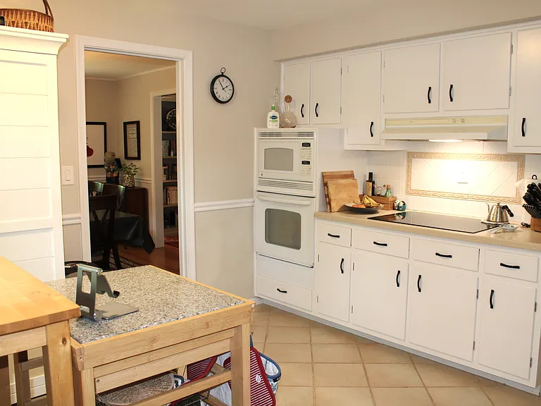3606 Barkley Dr — Photo 6