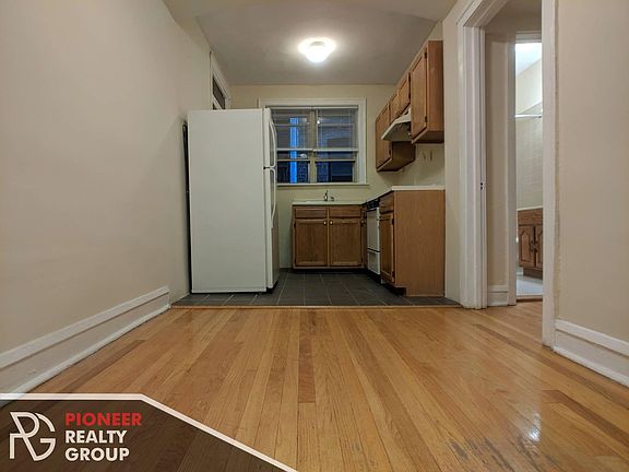4th image of 4201 N Paulina St #1W