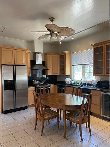 288 Grove Ave Photo 1