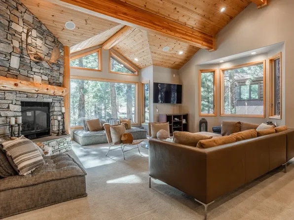 19 Evening Star Dr, Mammoth Lakes, CA 93546