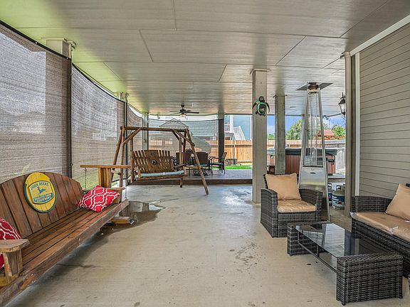 4th image of 1333 N Meyer Ave