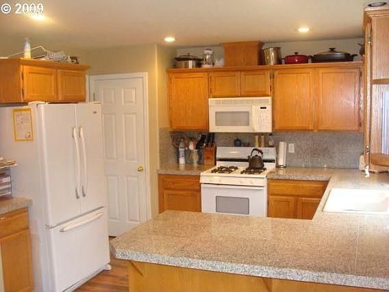 5th image of 532 SE 67th Ave