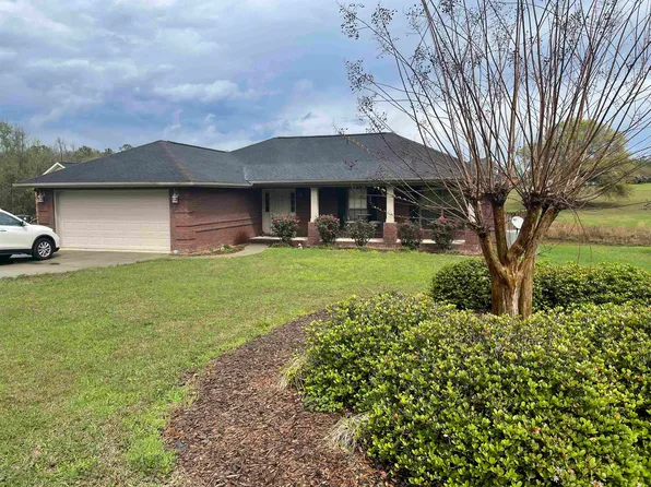 594 Plantation Dr, Andalusia, AL 36421