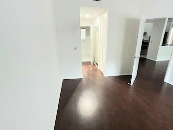 3rd image of 1735 Peyton Ave #2716