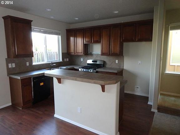 4th image of 4877 SE Sandalwood St