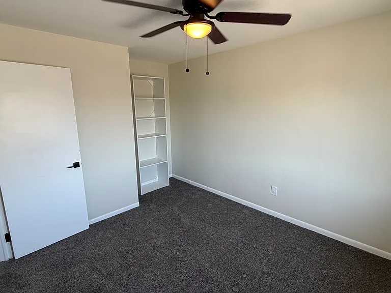 4578 E 131st St #5 — Photo 9