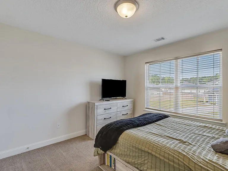 487 Meloney Dr — Photo 28