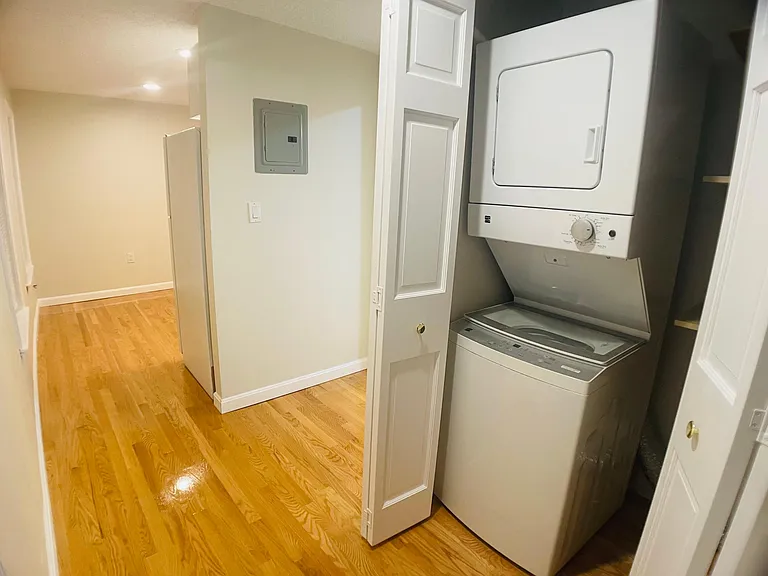 259 W 5th St #2 — Photo 10