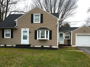 39 Heather Ln, Rochester, NY 14616