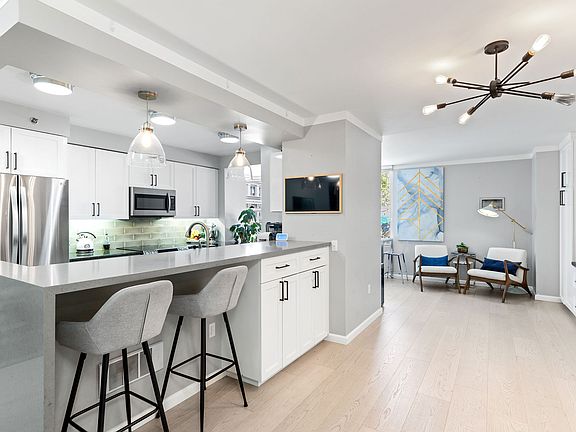 2nd image of 1701 Jackson St APT 101