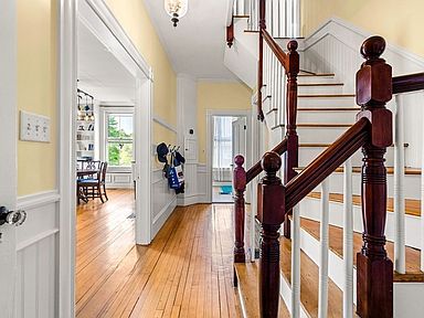 12 Gifford Ct, Salem, MA 01970 | Zillow