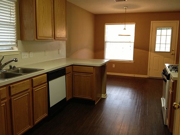 Kitchen & Breakfast Room