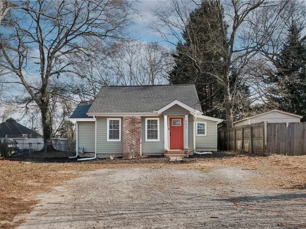 902 E 2nd Ave, Easley, SC 29640