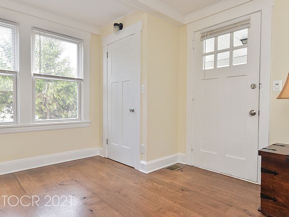 3rd image of 193 Airmount Ave