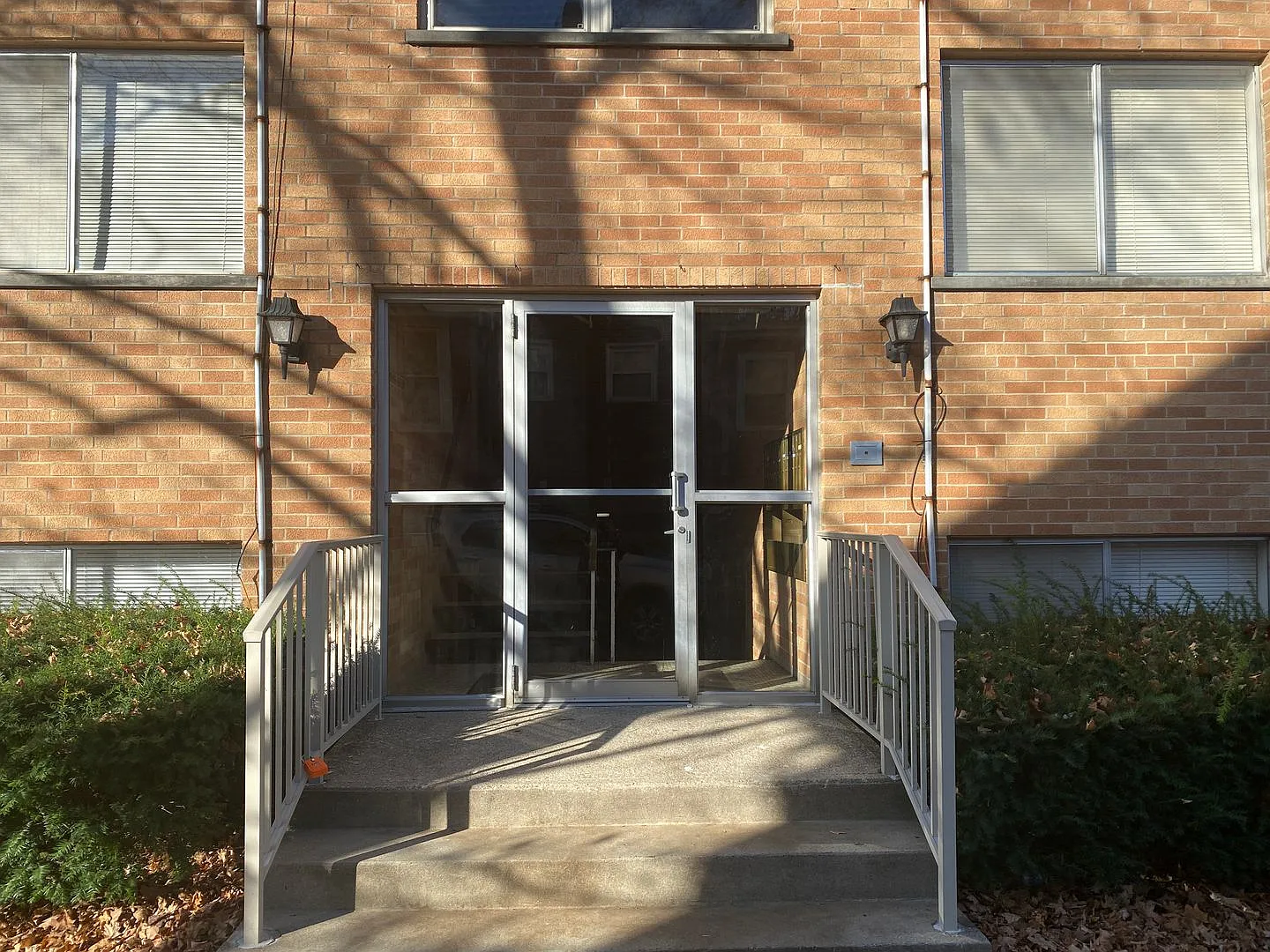 3006 Montana Ave — Photo 1