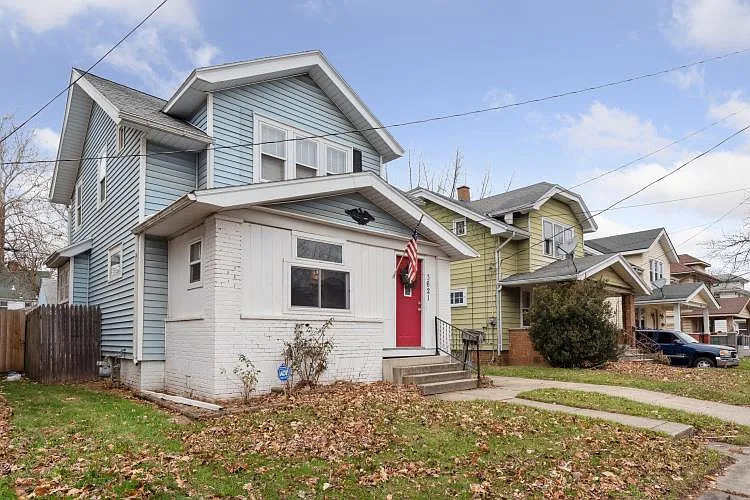 3621 Leybourn Ave — Photo 2