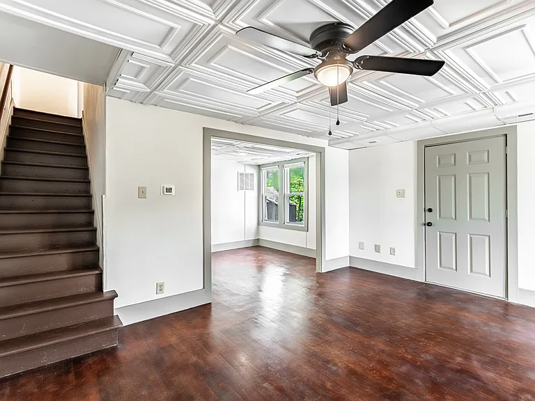 210 Dewey St — Photo 11