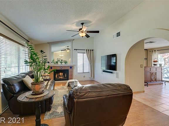 4th image of 680 Hermosa Palms Ave