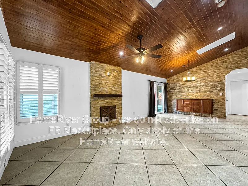 2 bed, 1.0 bath, 957 sqft, $1,450 — Photo 2