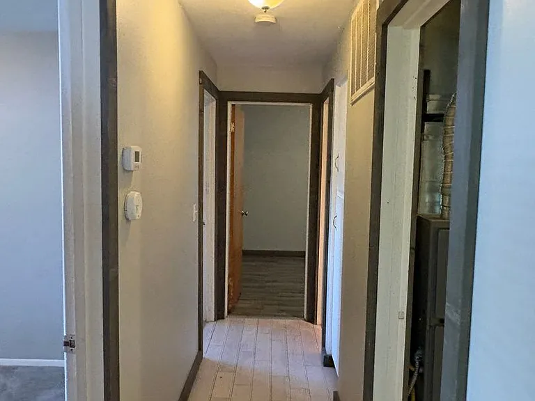 2109 S Illinois Ave — Photo 9