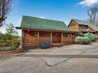 1949 Cougar Crossing Way, Sevierville, TN 37876