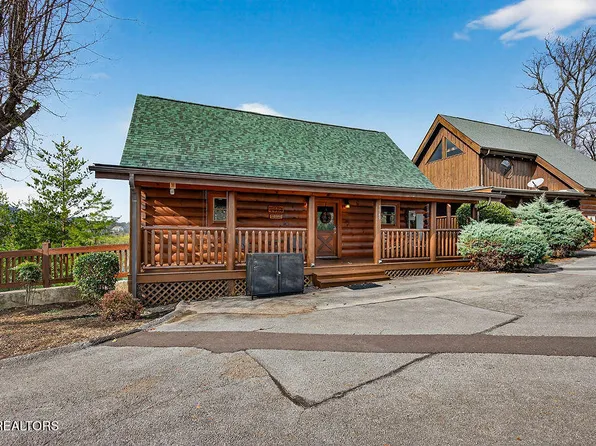 1949 Cougar Crossing Way, Sevierville, TN 37876