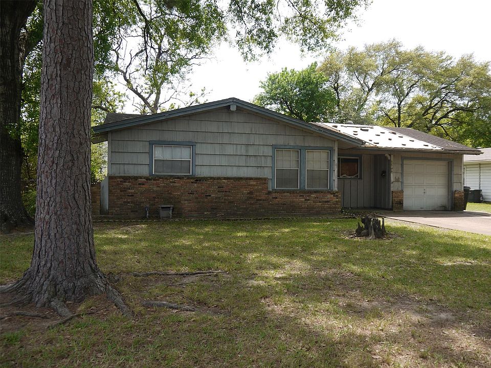 1st image of 2702 Droxford Dr