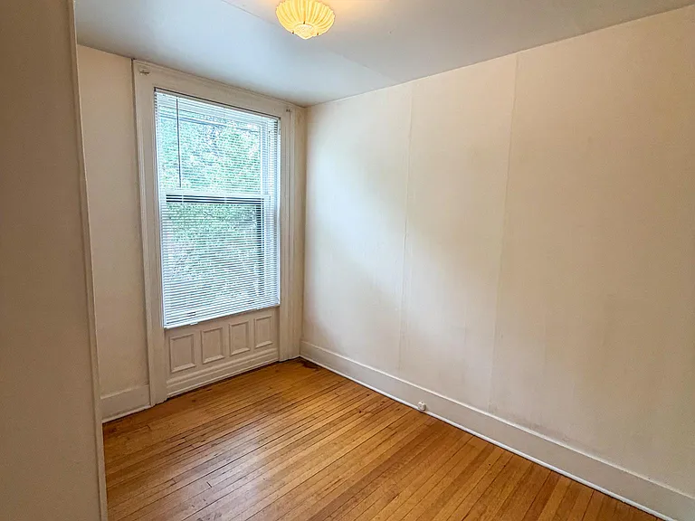1302 N Williams St — Photo 7