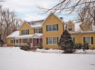 4 Dark Hollow Ln, Pittstown, NJ 08867