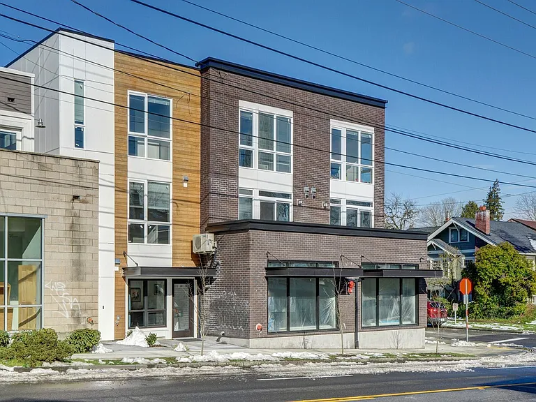 2508 N 50th St — Photo 32