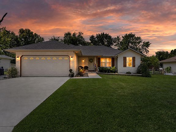 2nd image of 322 Sugar Lane