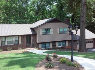 115 Boxwood Ln, Greer, SC 29650