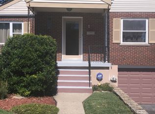 1 Meadow Ln, Florence, KY 41042