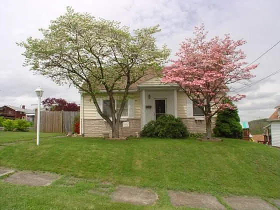 24 Loch Lomond St photo 1