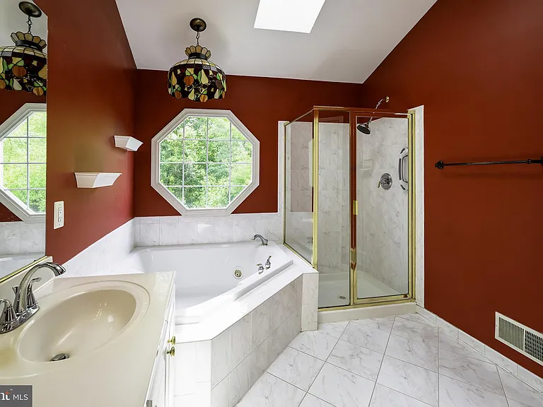 1156 Regal Oak Dr — Photo 38