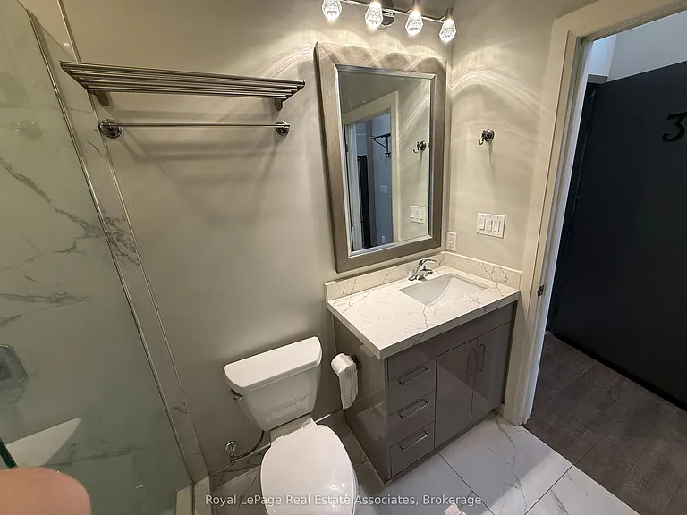 2548 Eglinton Ave W #3 — Photo 14