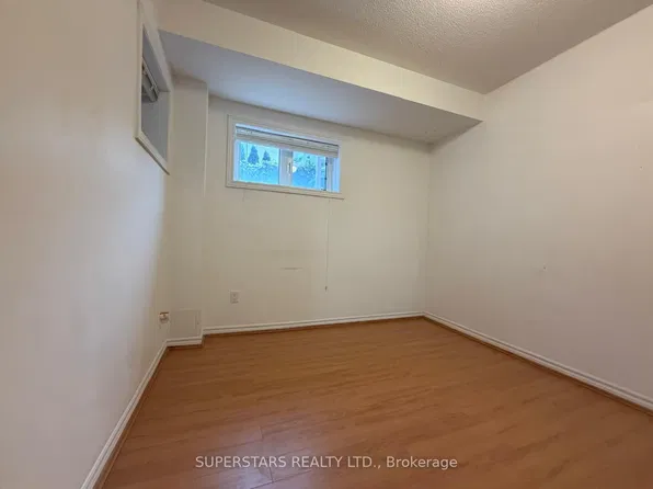 11 Zeng Cheng Dr, Markham, ON