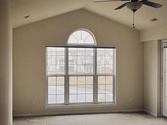 4th image of 28234 Oakmonte Cir W