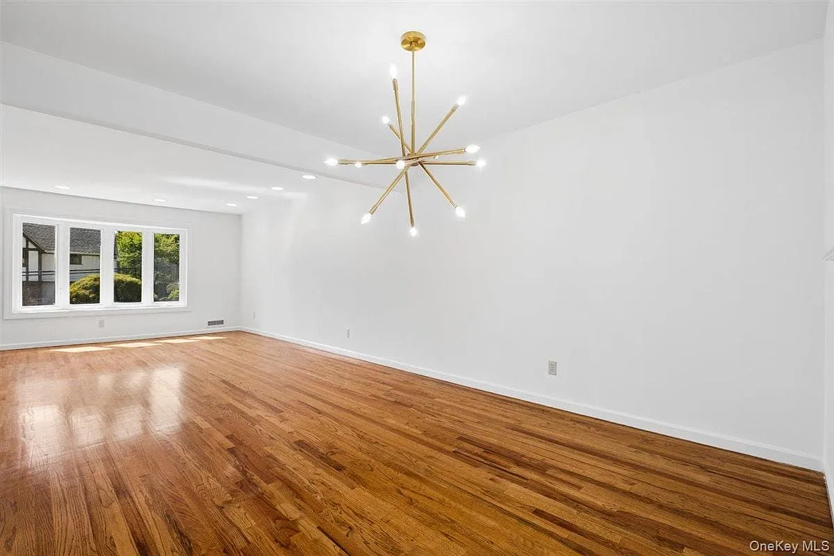 3 bed, 2.0 bath, 1942 sqft, $7,500 — Photo 4