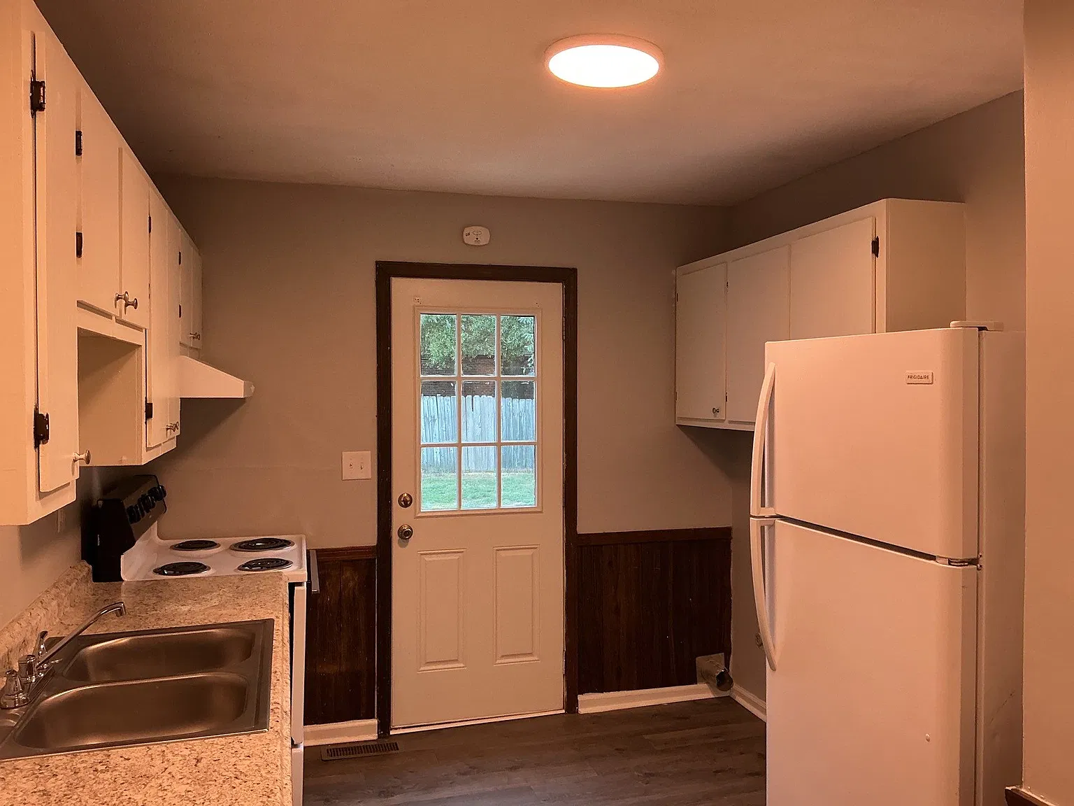 2 bed, 768 sqft, $975 — Photo 3