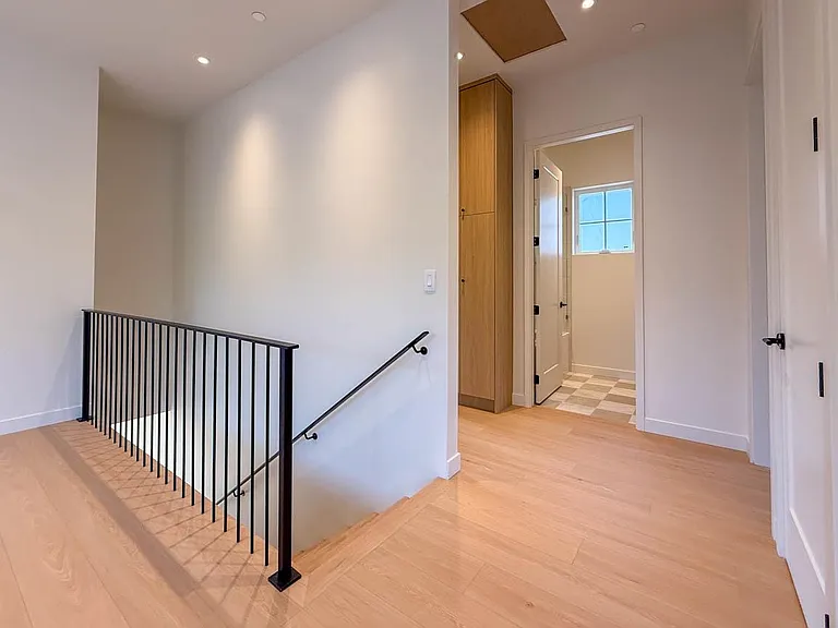 3038 Vine St — Photo 22