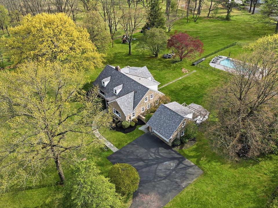 1st image of 448 Moredon Rd