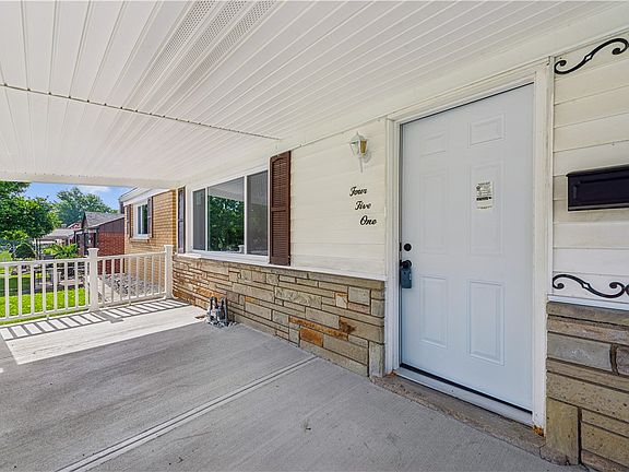3rd image of 451 Charlotte Dr