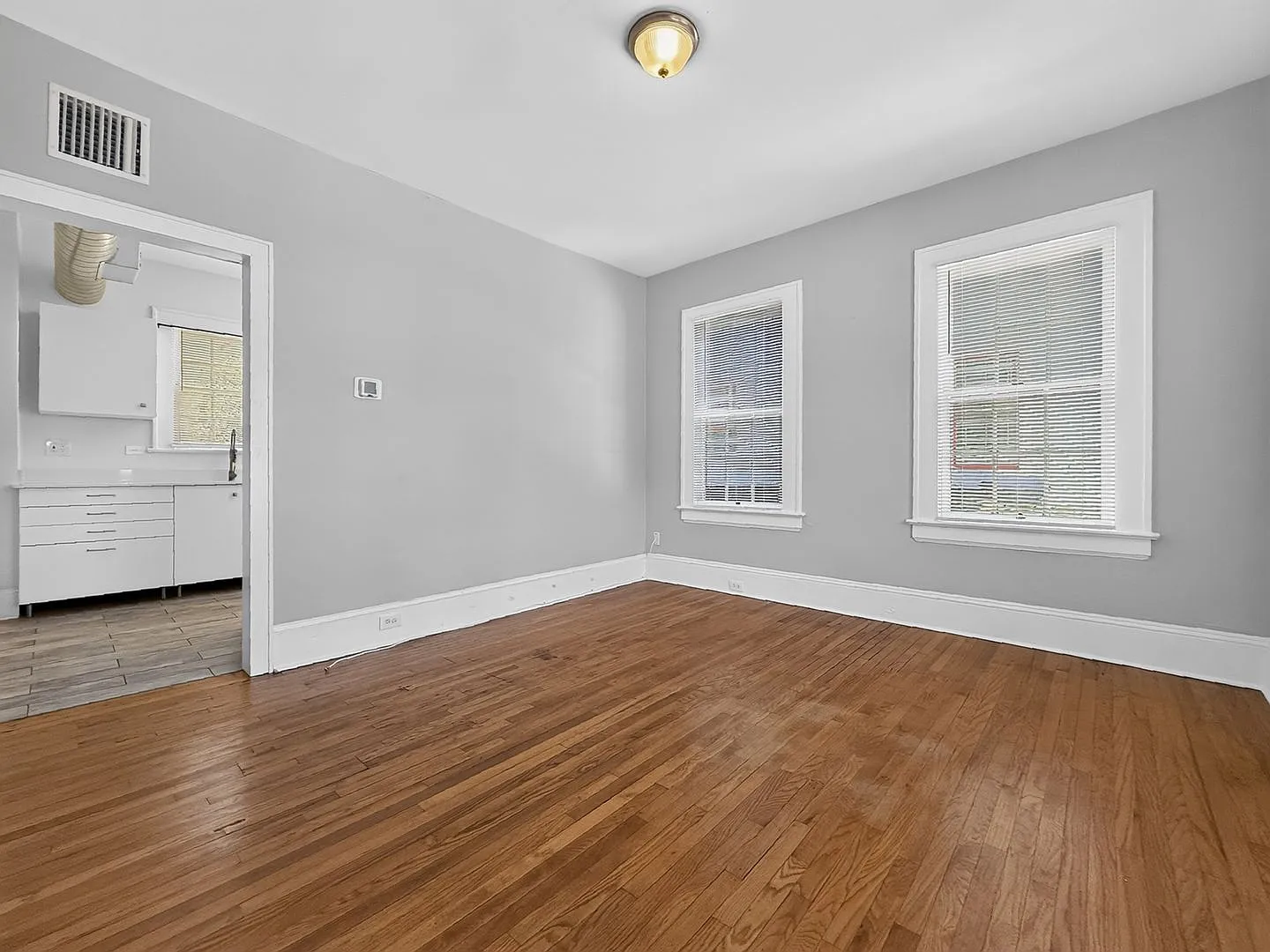 Myra St 2210 — Photo 4