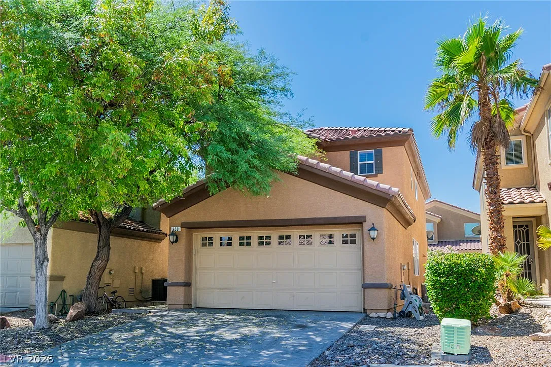 3 bed, 2.5 bath, 2000 sqft, $1,995 — Photo 1